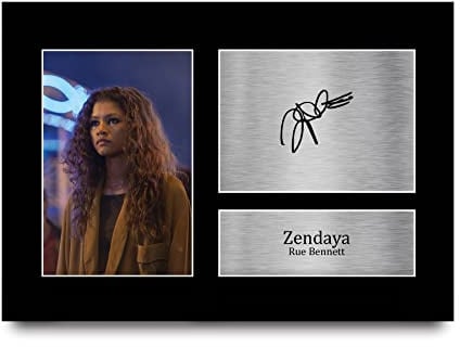 HWC Trading A4 Zendeya Euphoria Geschenke Gedrucktes Signiertes Autogramm Foto für Fans von Fernsehshows