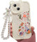 Jusy Kompatibel mit iPhone 13 Hülle, Süße Blumen Floral Bär Abdeckung mit Schöner Handgelenkschlaufe Armbandkette für Mädchen Frauen, Klare Kawaii Kamera Schutz Hübsche Trendige Telefonhülle