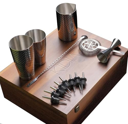 Kidia Cocktail Set Geometric Lines – Shaker Boston, Mixing Glass, Jigger, Strainer, Bar Spoon Vela, 8 Metal Pour – Box in Legno Premium con Etichetta in Ottone (Cocktail Set Personalizzato)