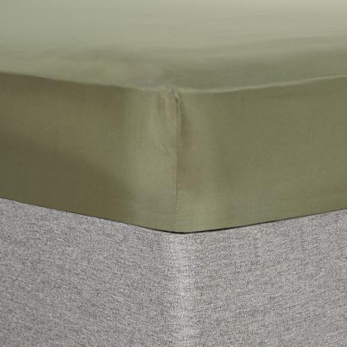 Brentfords Bedding King Size Fitted Sheets, Easy Care Soft Microfibre Fabric Deep Pocket 25cm Bed Sheets King Size Shrinkage and Fade Resistant Bed Linen Bottom Sheet, Woodland Green - 152 x 200cm