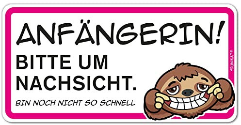 Auto-Aufkleber für Fahr-Anfängerinnen I Faultier Motiv mit Spruch I 20 x 10 cm I für PKW und Anhänger I selbstklebend I Waschanlagengeeignet und wetterfest I kfz695