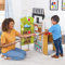 KidKraft Pop-Up Restaurant Kinderküche aus Holz mit Zubehör, Lebensmitteln, Topf, Pfannenwender und Kreidetafel, faltbares Spielküchenset, Spielzeug für Kinder ab 3 Jahre, 20121