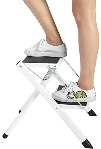GOTOTOP Stahl Klapptritt 2 Stufen Schritt Leiter Klappleiter Stufenleiter Klapptreppe Standfest Stabile und geräumige Mini-Stufenleiter aus Stahl rutschfest bis 120KG Belastbar 42 * 48 * 41.5cm