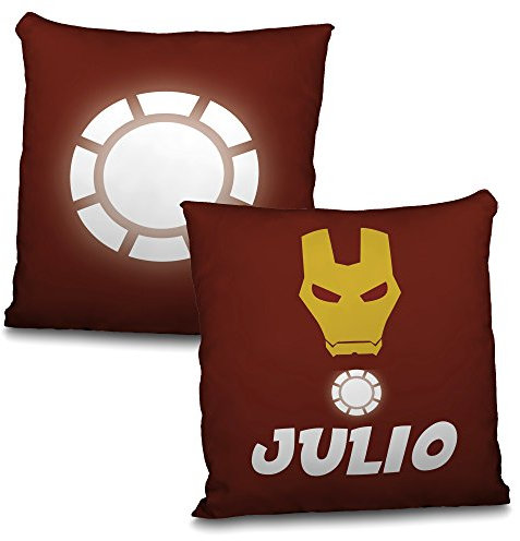LolaPix Benutzerdefiniertes quadratisches Kissen mit Namen. Geschenk für Superhelden, einzigartig, originell und exklusiv. Premium Qualität Verschiedene Größen zur Auswahl. Füllung inklusive. Ironman