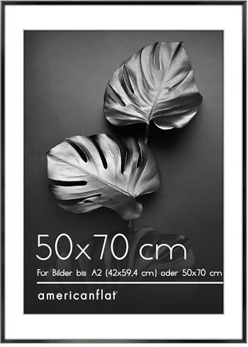 Americanflat Aluminium Bilderrahmen 50x70 cm - als A2 Rahmen mit Passepartout oder 50x70 cm Bilder Rahmen ohne Passepartout - bruchsicheres Plexiglas - mit Montagevorrichtung für die Wand - Schwarz