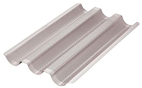 CHEFMADE Baguette perforé Pan, Poêle à pain française ultra-ventilée, antiadhésive, 3 vagues, canal de 2 pouces, pour la cuisson au four, 15 pouces 15.2 x 9.6 (or Champagne)
