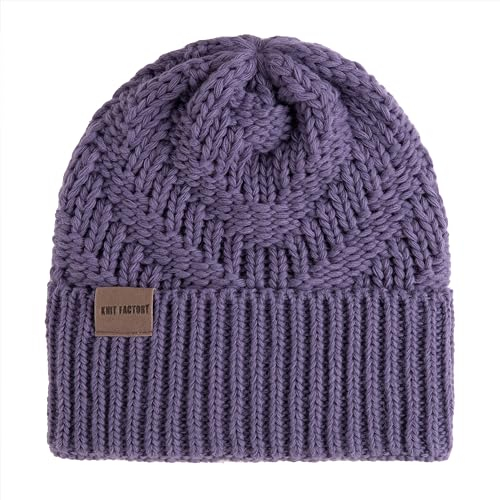 KNIT FACTORY - Sally Mütze - Strickmütze für Damen und Herren - Beanie - Wintermütze mit Wolle - Robusten Look - Hochwertige Qualität - Violett