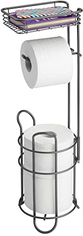 mDesign Klopapierhalter freistehend – stilvoller Toilettenpapierhalter aus Metall mit Ablage für Feuchttücher – mit praktischer Halterung für zwei Ersatzrollen – grau