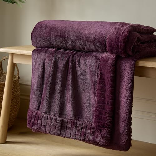 Catherine Lansfield Velvet and Faux Fur 150x200cm Blanket Throw Plum
