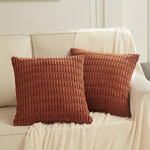 Fancy Homi 2 Packungen rostfarbene dekorative Überwurf-Kissenbezüge für Wohnzimmer, Couch, Bett, Sofa, weich gestreifter Cord, quadratisch, 45 x 45 cm, Terrakotta, rustikal, Bauernhaus, Boho,