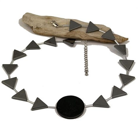 Individuelles Kunsthandwerk Handgemachtes Hämatit Collier mit mattschwarzen Onyx aus Brasilien, sowie einem Edelstahl Verschluss, Edelsteinkette Unikat