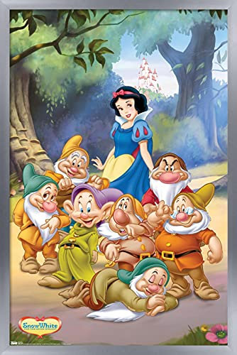 Trends International Disney Biancaneve ei sette nani – Poster da parete del gruppo, 37,4 x 56,8 cm, versione con cornice argento