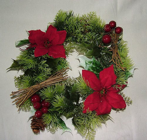 A1-Homes Artificial Plastic Holly Christmas Wreath/Candle Ring with Snow for indoors and outdoors (Red, 30 cm)