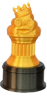 Znet3D Gold King Poop-Emoji-Trophäe auf schwarzem, rundem Sockel