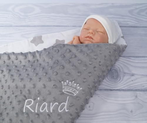 Generisch ★ Babydecke mit Namen und Motiv Bestickt ★ 75x100 cm ★ Baumwolle ★ Füllung ★personalisiert (Grau - Sternen 6, 75 x 100 cm)