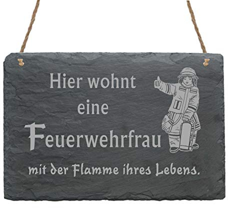 Feuerwehr Schild Schiefer mit Spruch Hier wohnt eine Feuerwehrfrau - gravierte Schiefertafel 22 x 16 cm
