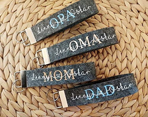 StoffJuLe Schlüsselanhänger mit Namen aus Filz personalisiert Handmade, OMA, OPA, MOM, DAD, MAMA, PAPA, LOVE Muttertag Vatertag