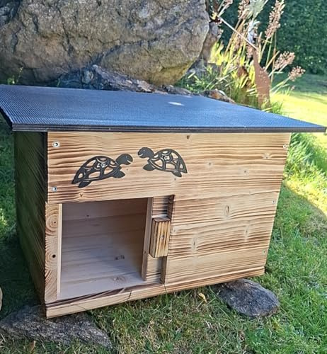 Maison pour tortue avec entrée fermable, fond et toit amovible en bois massif de sapin de 18 mm d’épaisseur flammé (SK01G)