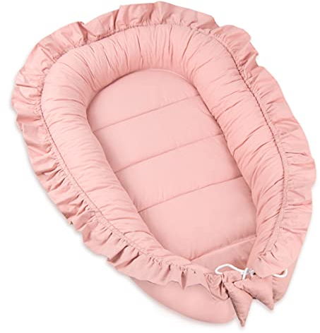PIMKO Babynest mit rüschen Babynestchen für Baby Kuschelnest Babykokon für Säuglinge und Neugeborene 100% Baumwolle Nestchen für Zuhause 55 x 90 cm (Rosa)