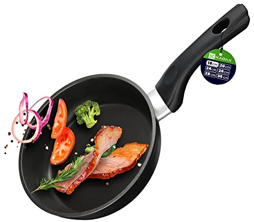 KADAX Bratpfanne, Pfanne mit Antihaftbeschichtung, beschichtete Gourmetpfanne, Induktion Universallpfanne, Bräter für fettfreies Kochen, Pfanne mit Kunststoffgriff (⌀ 18cm)