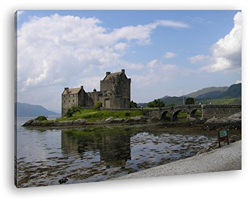 deyoli Altertümliche Burg auf einer Landzunge Format: 80x60 als Leinwandbild, Motiv fertig gerahmt auf Echtholzrahmen, Hochwertiger Digitaldruck mit Rahmen, Kein Poster oder Plakat