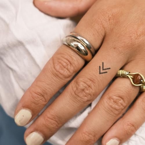Inkster® Doppelpfeil Tattoo | Temporäres Tattoo mit EU-Kosmetikzertifizierung | wasserfest + vegan | revolutionäres 2-Wochen-Tattoo | Fake Tattoos und Klebetattoos für Erwachsene
