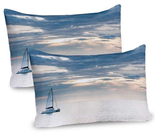 ABAKUHAUS Nautisch Kissenbezug Packung mit 2, Segelyacht In Der Morgen Zeit Auf Ruhigem MeerAussicht Bewölktem Himmel Friedvollem, Dekorativer Standard Gedruckter Kissenbezug, 80 x 40 cm, Blau