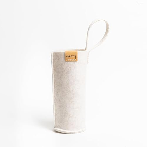Carry Sleeve Schutzhülle für Glasflasche 0,7l | Hergestellt aus reycelten PET-Flaschen | Waschbar | Mit praktischer Trageschlaufe | Handgenäht in Deutschland | Vegan (Beige)