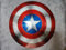 Captain America Schild Schaden Metall Captain America Schild Cosplay Schild Captain America's Battle Shield 1/1 Scale Film Prop Replik Wandbehang Schild Cosplay für Halloween