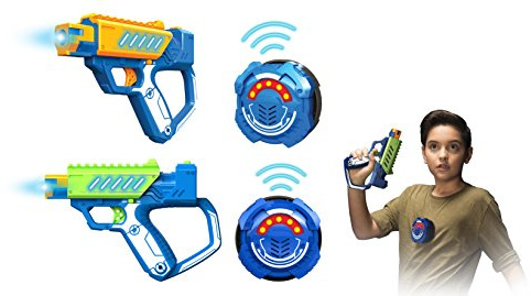 LAZER M.A.D - Laser Game - Battle Ops - Le Kit pour 2 Joueurs - 2 Blasters 2 Cibles Inclus - Coffret 2 Joueurs - Jouet avec Effets Sonores et Lumineux