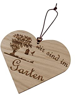 Wir sind im Garten Herz Aufhänger Eiche Schild Geschenk Deko HDF Wandschild Lederband Hängeschild Türschild, 13 x 11.5 x 0.5 cm, 1014-8281
