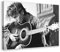 OWNPET River Phoenix Play The Guitar Leinwand Poster Wandkunst Dekor Druck Bild Gemälde für Wohnzimmer Schlafzimmer Dekoration Rahmenstil 30 x 45 cm
