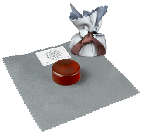 W. E. Hill & Sons Light Rosin for Violin and Cello. | Light Rosin for bright attack and projection. Presented in a Ribbon Tied Cloth. Handmade in the UK