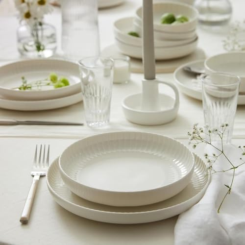 Kutahya Porselen Bone Crest Geschirrset 18-teilig – Tafelservice für 6 Personen aus Bone Porzellan – Modernes Rillen-Design in Weiß – Servier-, Suppenteller & Schalen – Spülmaschinengeeignet