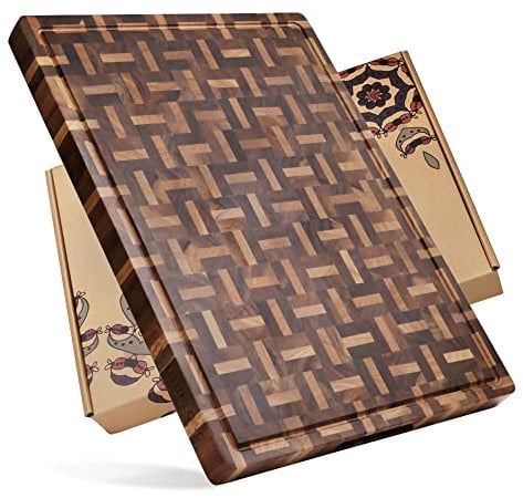 YOUSUNLONG Planche à découper XXL Grand Bois d'acacia mélangé à du chêne - 61x46x3.8 cm - Planche à découper réversible avec rainure à jus profonde et poignée - Planche à charcuterie