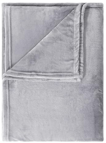 BUTLERS Fleecedecke - Lazy Days - Kuscheldecke | Farbe Grau - 150x200 cm - Wohndecke für Wohnzimmer & Schlafzimmer - Plaid für Gemütlichkeit & Komfort