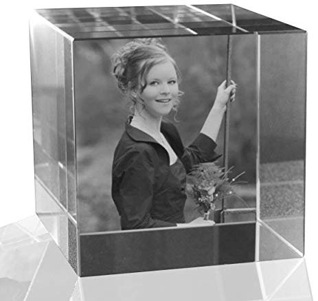VIP-LASER 2D Gravur Glas Kristall Würfel mit dem Foto Deiner Freundin Dein Wunschfoto für die Ewigkeit Mitten in Glas! Groesse XXL = 80x80x80mm