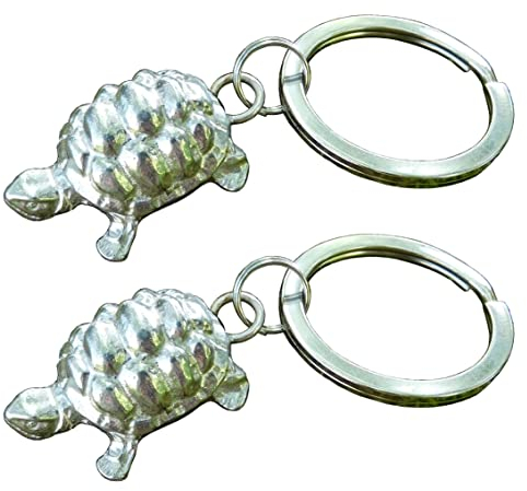 Lot de deux porte-clés tortues faits main pour les Noces d'Étain (cadeau de 10e anniversaire de mariage), Fabrication Artisanale par William Sturt aux Étains de Jumilhac