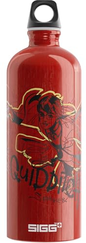 SIGG - Alu Trinkflasche - Traveller Quidditch Harry Potter - Klimaneutral Zertifiziert - Für Kohlensäurehaltige Getränke Geeignet - Auslaufsicher - Federleicht - BPA-frei - Outdoor - Rot - 1L