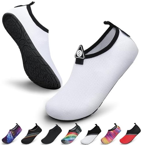 SAGUARO Chaussures Aquatiques Chaussons de d'eau Plongée Chaussettes Aqua pour Piscine et Plage Sports Nautiques Natation Surf Voile Mer Rivière pour Homme Femme(Blanc, 46/47 EU)