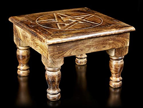 Figuren Shop GmbH Mittelgroßer Fantasy Altar-Tisch mit Pentagramm | Zeremonielle Gothic-Deko, quadratisch, 30,5 x 30,5 cm, Mango-Holz