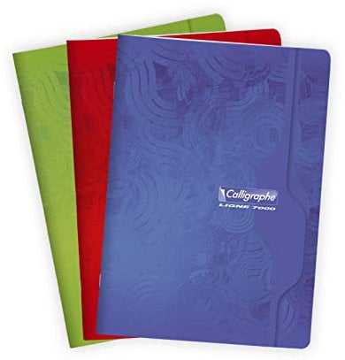 Calligraphe 7123C Un Cahier Agrafé (une Marque de Clairefontaine) - A4 21x29,7 cm - 96 Pages Grands Carreaux - Papier Blanc 70 g - Couverture Carte Recyclée Vernie - Couleur Aléatoire