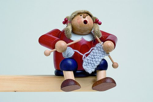 KWO Olbernhau 21617 Räuchermännchen Strickliesel, 15 cm