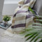 Linen & Cotton Decke Wolldecke Gestreift Wohndecke Kuscheldecke Malmo - 100% Reine Neuseeland Wolle, Violett Natur Weiß Gold (140 x 200 cm) Lammwolldecke Sofadecke Überwurf Plaid Sofa Schurwolle