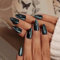 KQueenest Cat Eye Press On Nails mit Kleber - Glitzer Schwarz Nägel zum Aufkleben Mandel, Sparkle Bling Fake Nails Set, Künstliche Fingernägel Mittel, Luxus Acryl Nägel für Frauen, 30 Stück