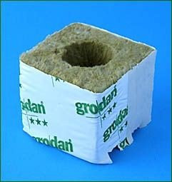 Grodan Delta 4, Kulturblock, 7,5 x 7,5 x 6,5 cm, großes Loch 40/35