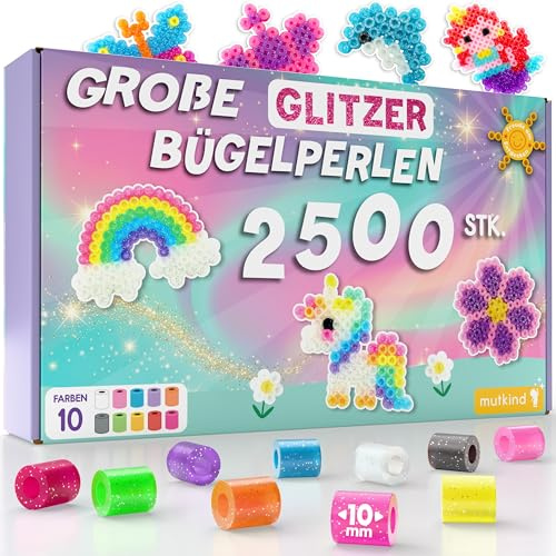 MUTKIND® 2500x Bügelperlen Groß 10mm [10 Tolle Glitzer Farben] - Für Kinder ab 3 Jahren - Extra Leicht zu Greifen - XL Große Bügelperlen Glitzer Set - Steckperlen Inkl. 50 Vorlagen zum Download