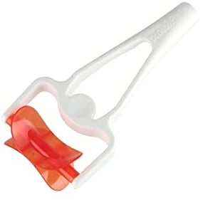Dr. Oetker Rollausstecher, Backhelfer mit intergriertem Rundausstecher, Ausstechform mit effizienter Rollfunktion, Farbe: weiß/rot, Menge: 1 Stück