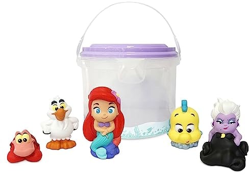 Disney Store Official, La Sirenita, Set Juguetes baño, 5 Piezas, Incluye Ariel, Úrsula, Flounder, Sebastián y Scuttle, Cubo con Tapa colador, Juguete para baño o Piscina Infantil, Mayores de 6 Meses