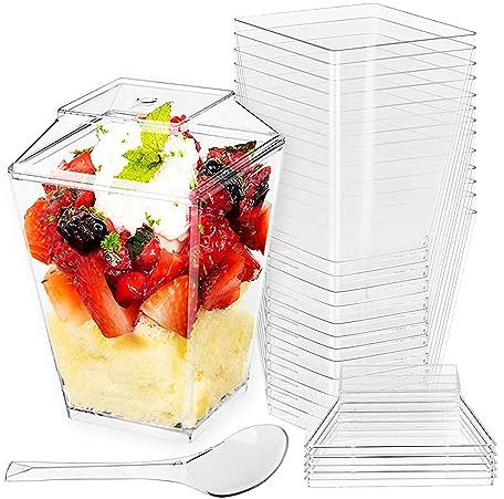 Gute 30 Stück Dessertbechern,150ML Desserttasse mit Löffeln und Deckel,Plastik Dessertschalen,DIY Wiederverwendbar Quadratischer Dessertbecher für Dessert,Pudding,Mousse,Eis,Picknick,Party